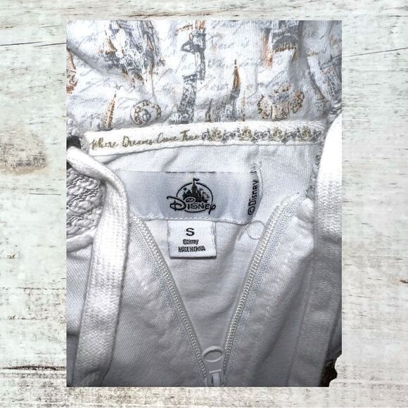Walt Disney World Women’s Small Magic Kingdom White Zip Up Hoodie Size Small - Picture 5 of 6